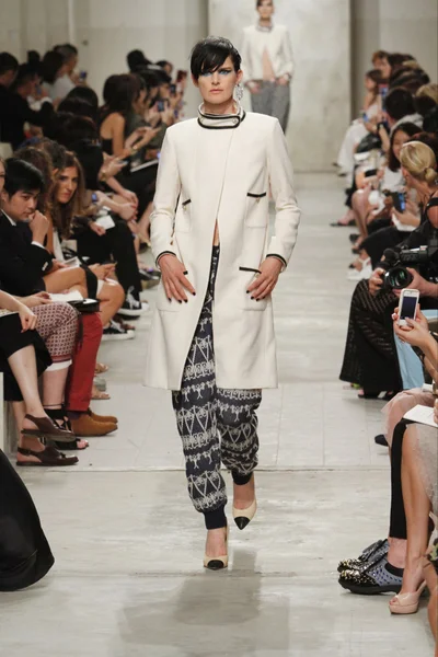 Look 15